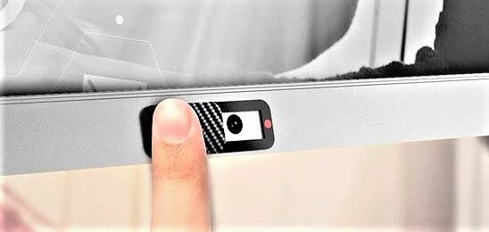 Возможно загорается световой индикатор рядом с камерой