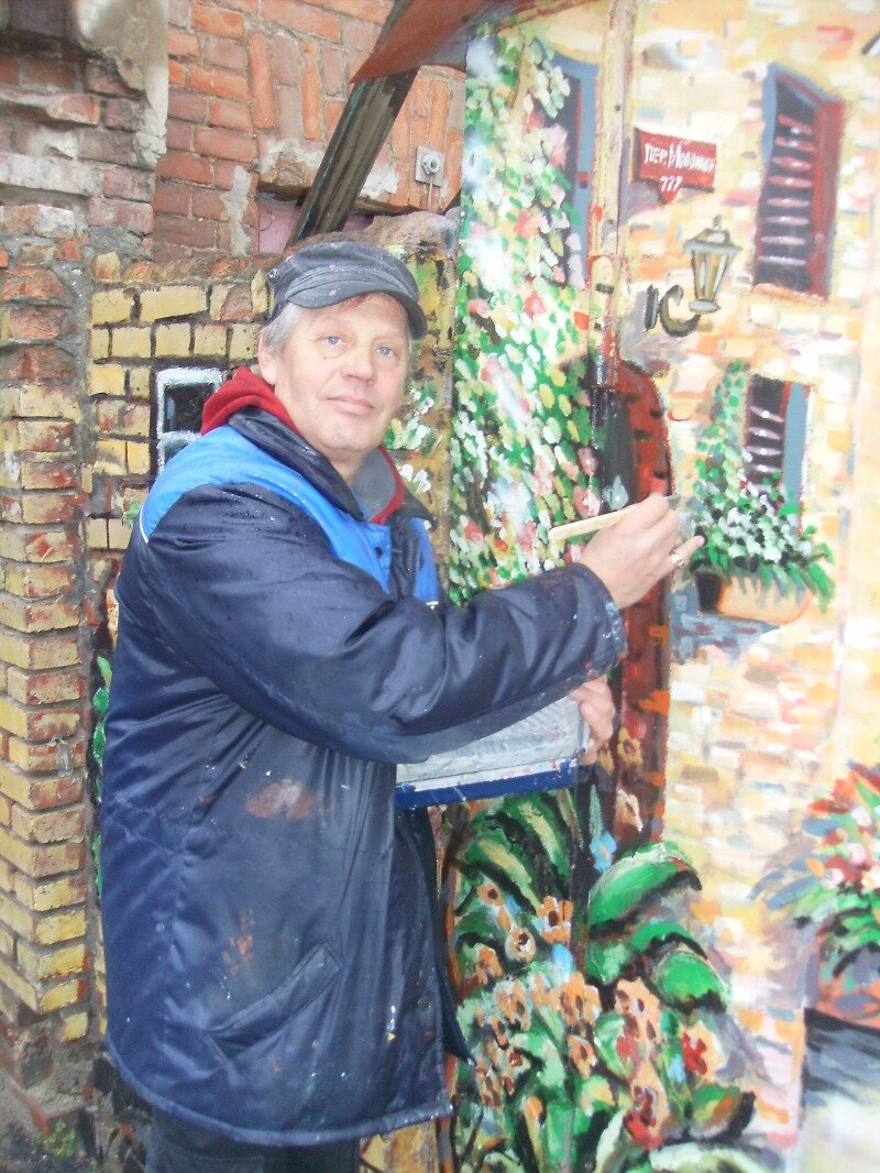 Художник находит все новые Ну и как вам такой казак?темы для своих настенных картин