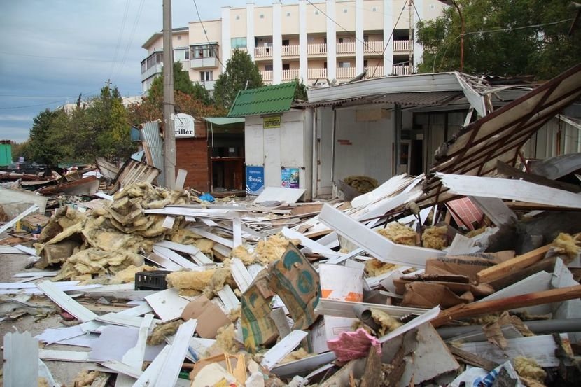 Руины на месте снесенного Сталинградского рынка. Источник: new-sebastopol.com