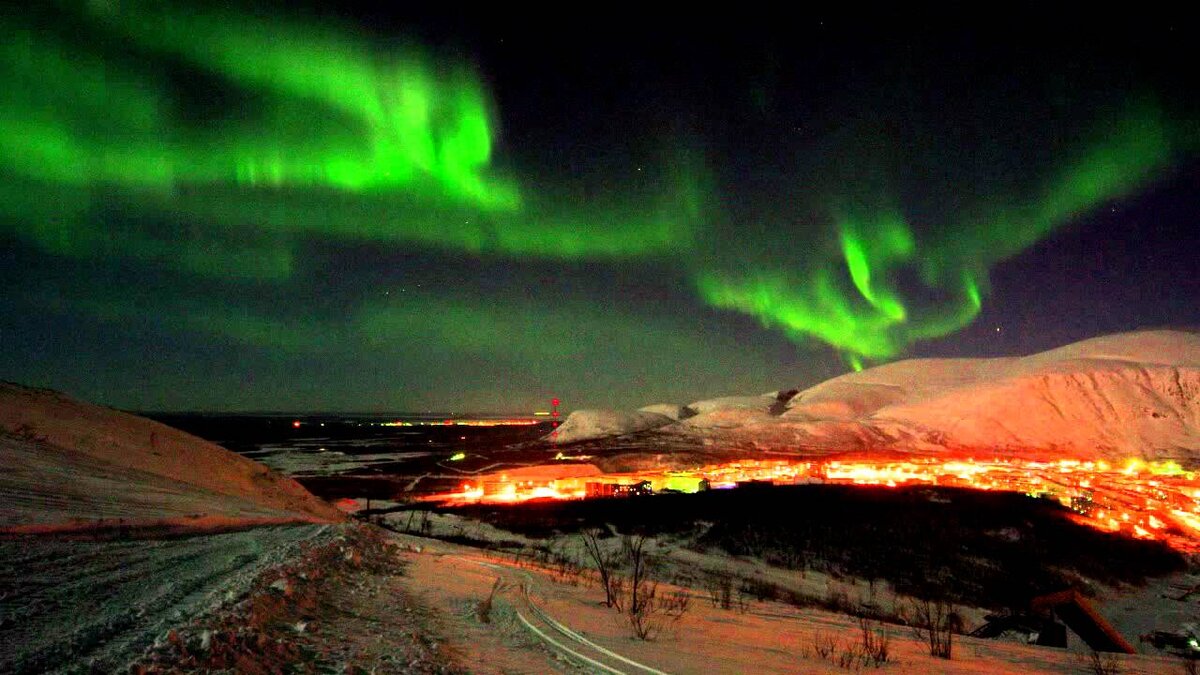 Удивительная красота, увидеть в Полярную ночь, Северное сияние.