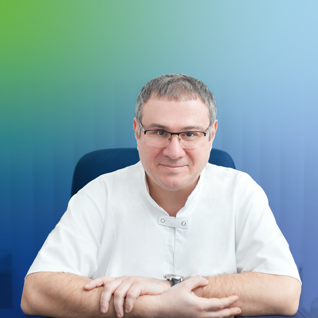 Главный врач СтомАртСтудио Leonardo ВАСИЛЬЕВ ЛЕОНИД АЛЕКСЕЕВИЧ лично проводит десятки приемов каждый месяц . 