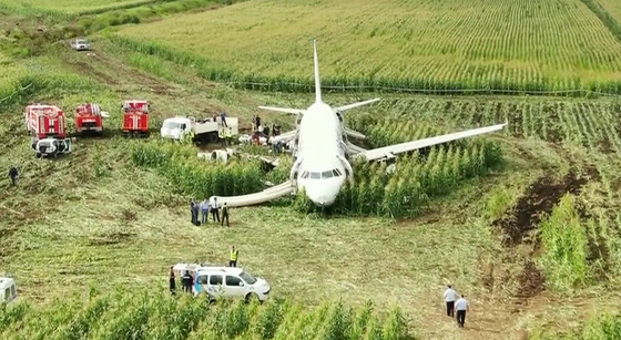 Место с аварийной посадки пассажирского самолета
