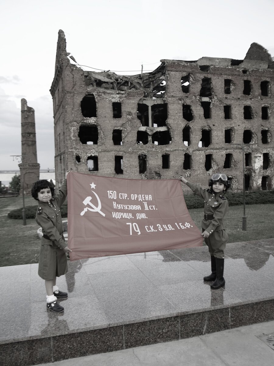 Рита и Марик в Волгограде. 9 мая 2015 года.