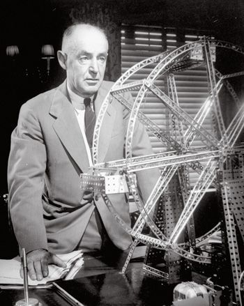 Альфред Гилберт