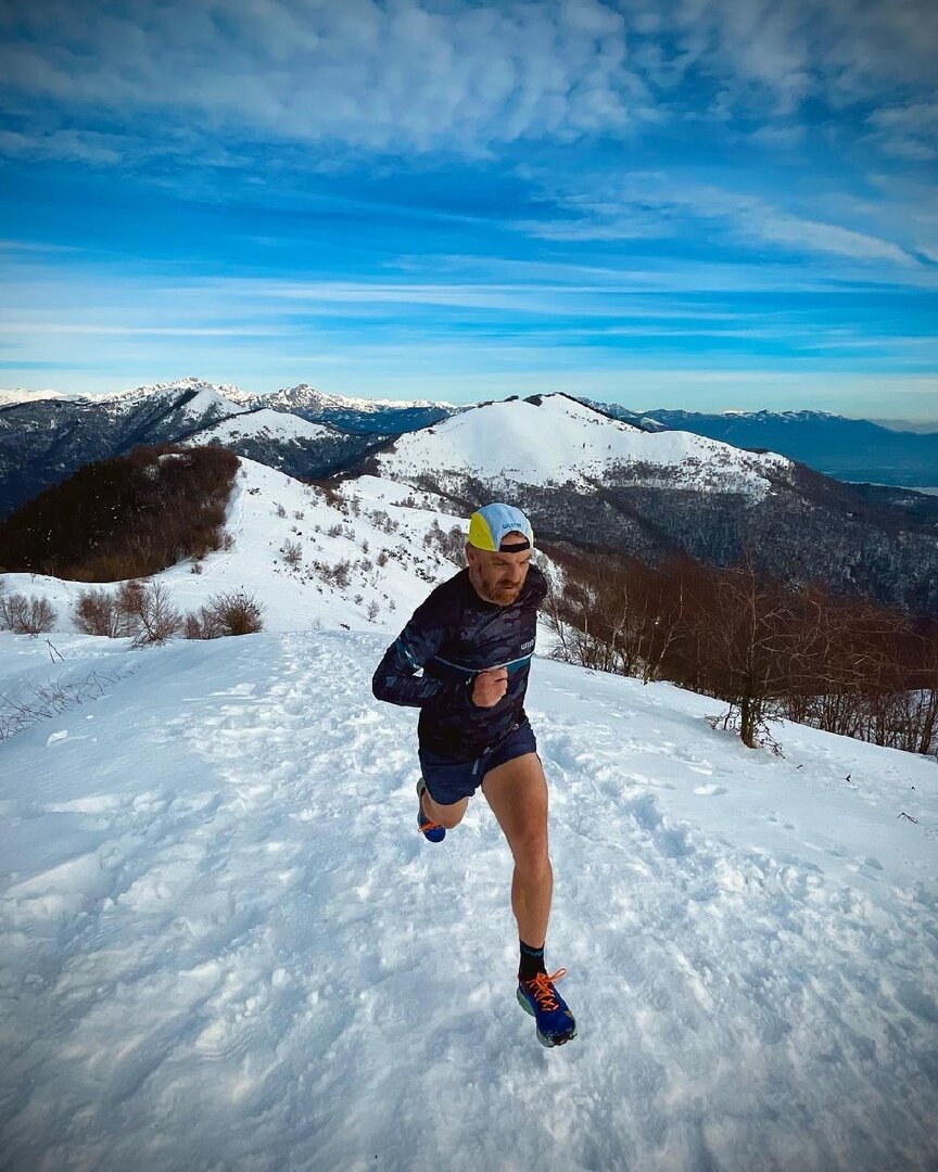 To wear shorts in this freezing weather is bad idea