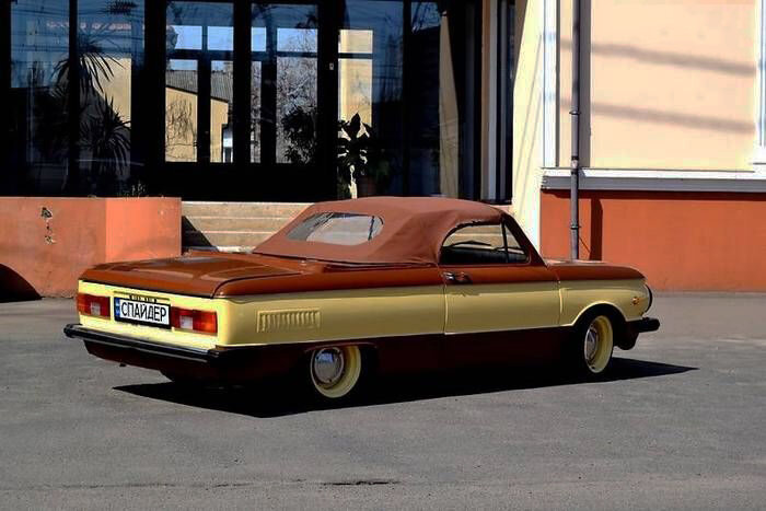 Яркая цветовая гамма одна из изюминок модифицированного седана ЗАЗ