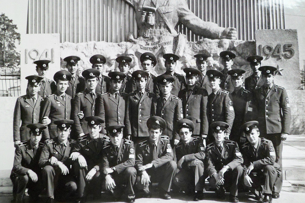 Курсанты высшего военного училища времен СССР. Фото из открытых источников.