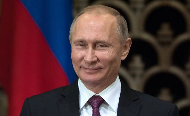 Владимир Владимирович Путин искренне улыбается вам, и желает успехов