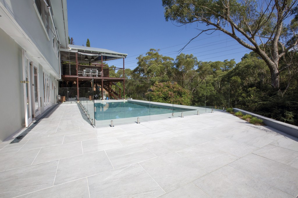 Оформление проектов бассейна для частного дома плиткой марки Rocersa