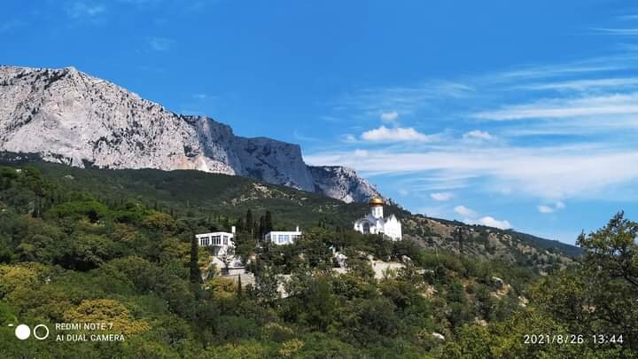 Вид на Храм Казанской Божией Матери..