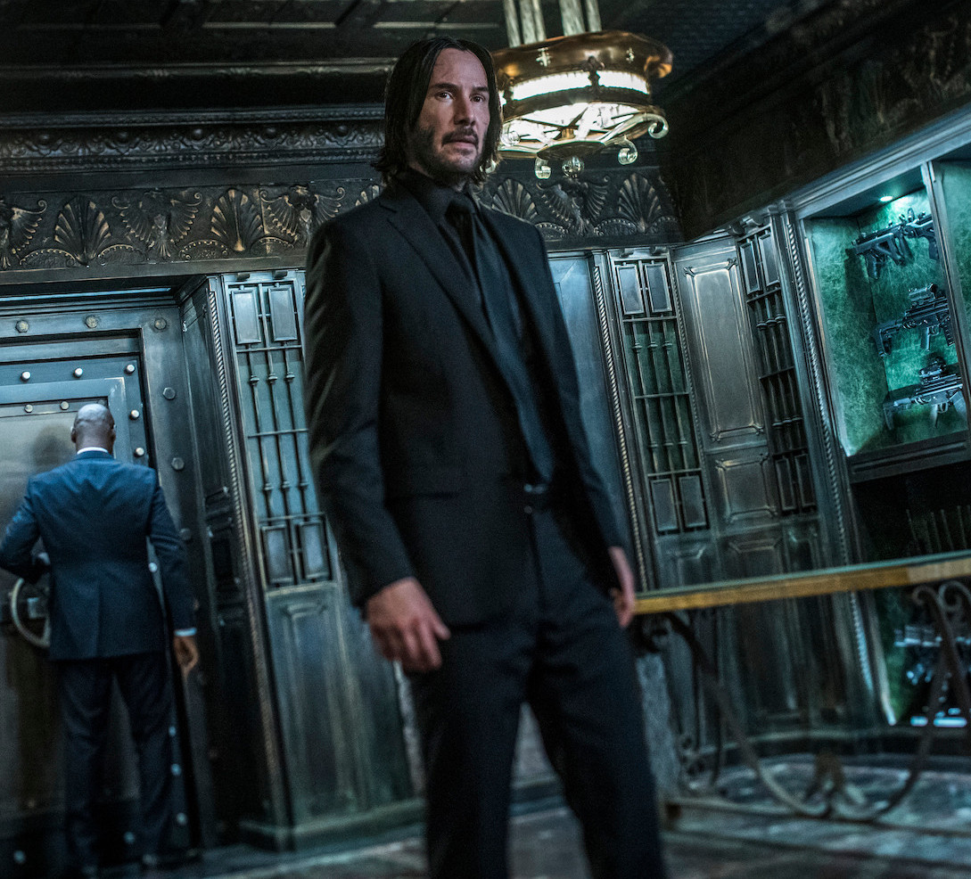 Джон снова не понимает зачем он здесь и что происходит.