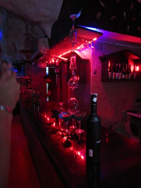 Мое фото для Яндекс Дзен с "русской вечеринки" в кафе в Хургаде. Основная тусовка от 40 и старше. 