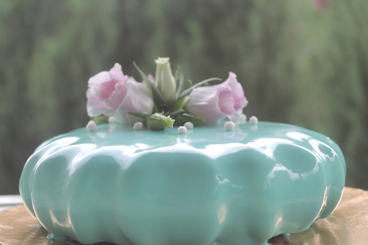 Фото автора. Настоящий торт, который дочь заказывала на мой день рождения)))