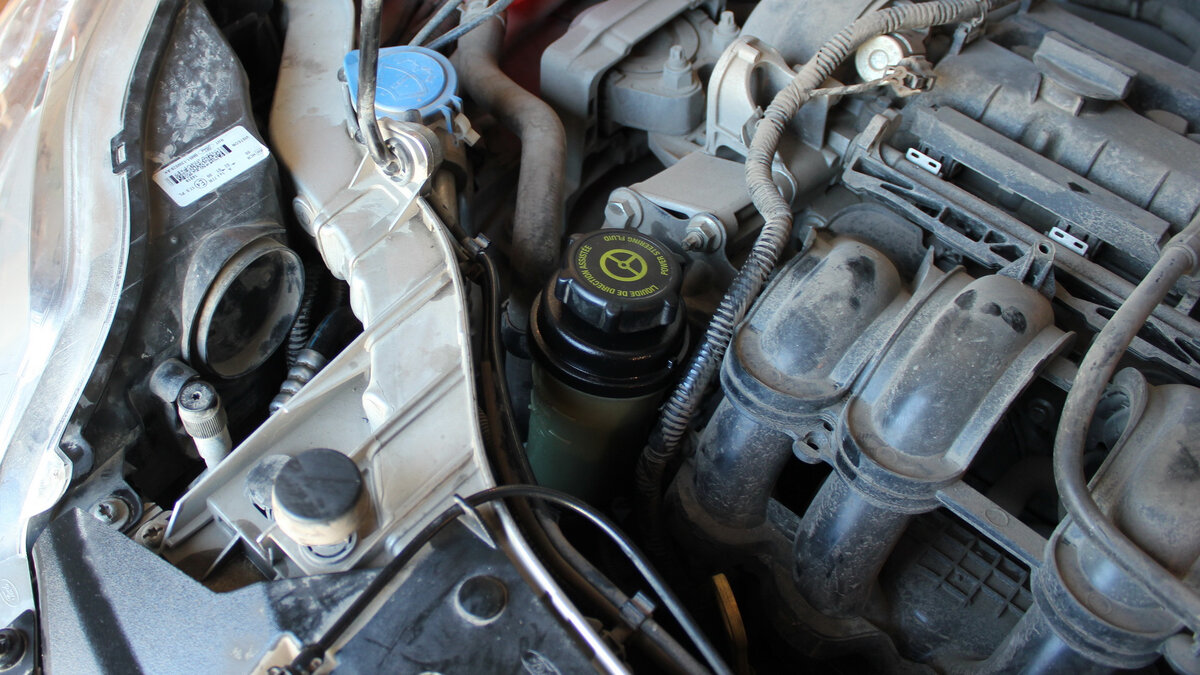 Бачок ГУР Ford Focus III