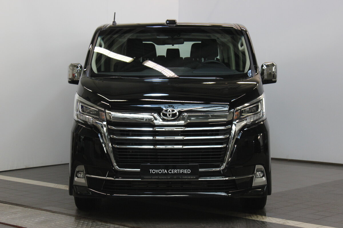 Toyota Alphard. Источник иллюстрации - auto.ru