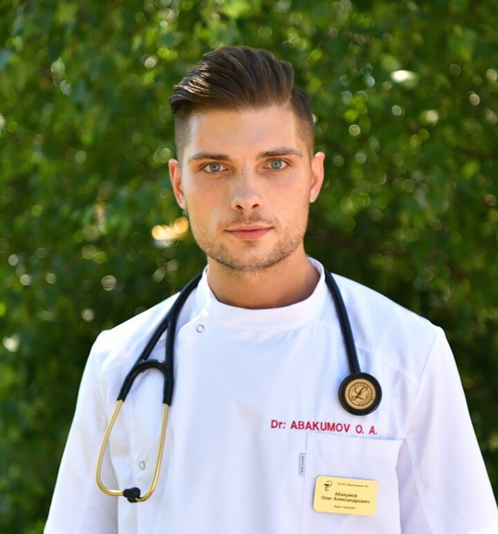 Олег Абакумов, врач-пульмонолог, награжденный знаком «За мужество в борьбе с COVID-19» 