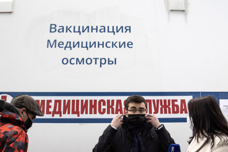 пенсионерка из черемхово перевела мошенникам 1,5 миллиона рублей. 55 жителей. администрация ноглики. россия и мир. 55 жителей.