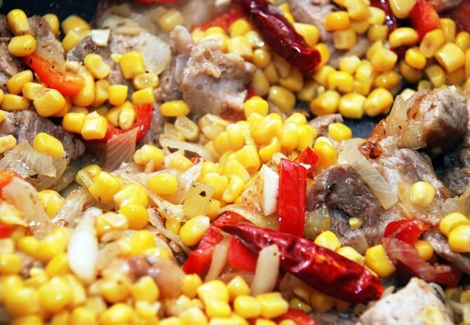 Кукуруза с мясом фото Тушеное мясо с кукурузой Простые и вкусные рецепты Дзен