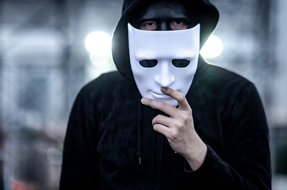 Насколько Рак склонен обманывать самого себя или он носит маску для других?