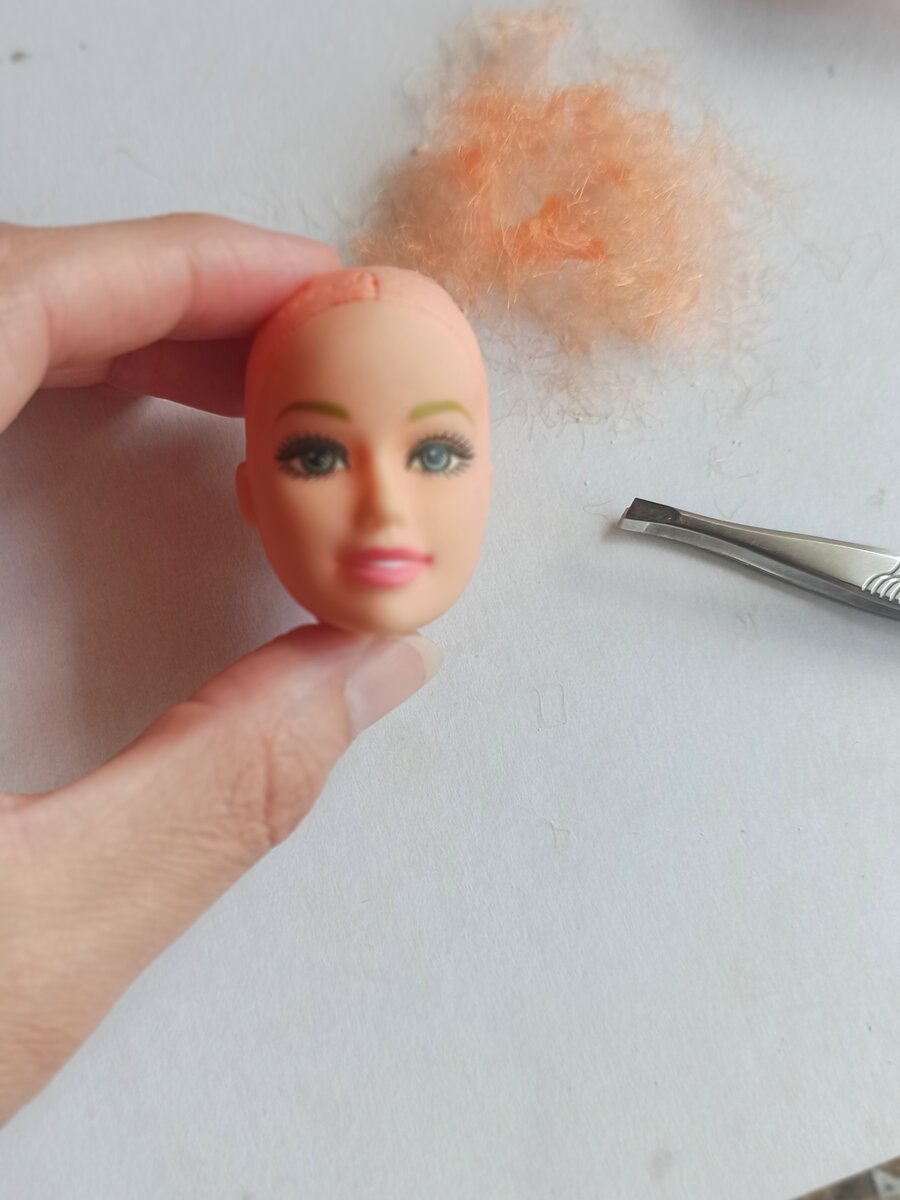 Волос было совсем мало))