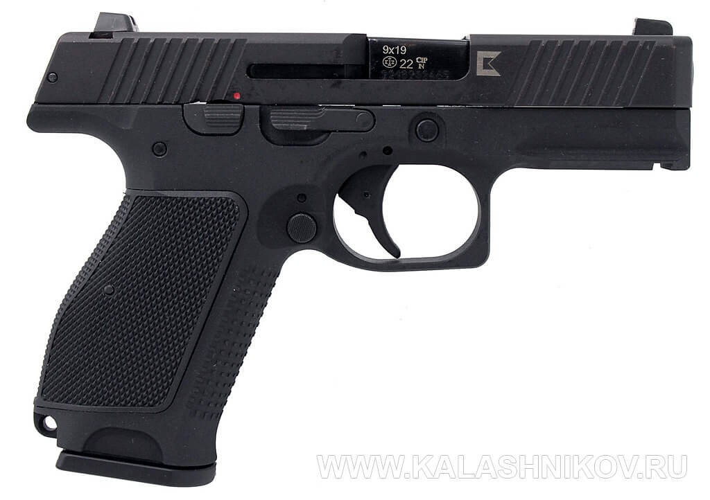 9-мм пистолет ПЛК выбран Министерством внутренних дел РФ в качестве замены «макарова». Обратите внимание на вырез в затворе над правым флажком предохранителя. С ним взаимодействует разобщающий выступ тяги спускового крючка