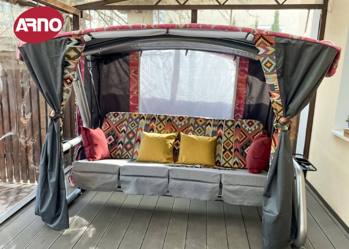 На фото: садовые качели "Килим"