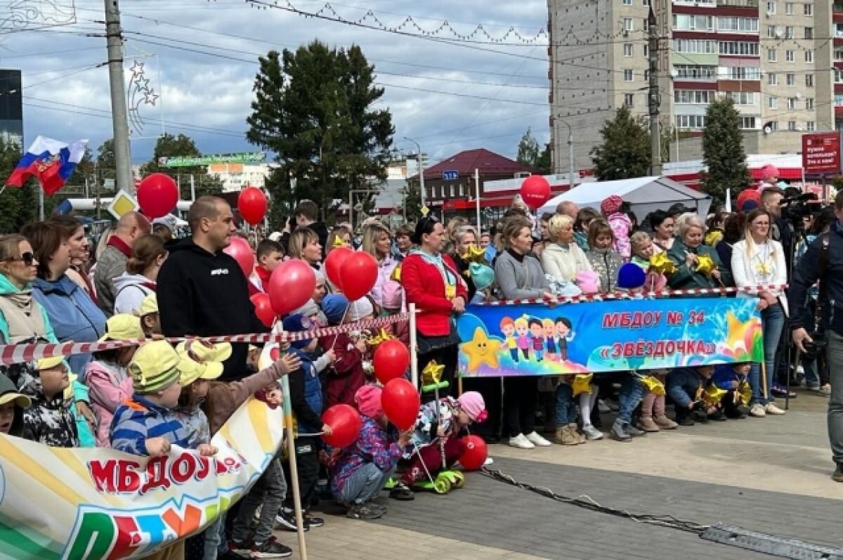    Тысячи жителей Коврова отмечают День города, который завершится салютом
