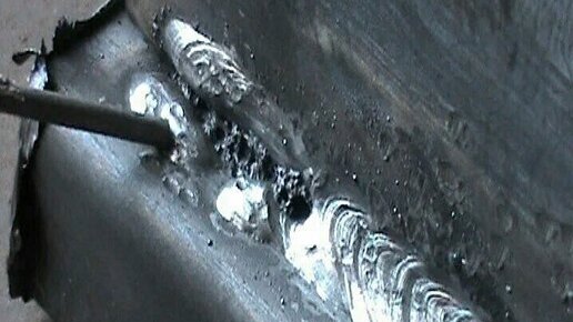 У двигателя авто есть оптимальные обороты. А у электродов режим сварки ...