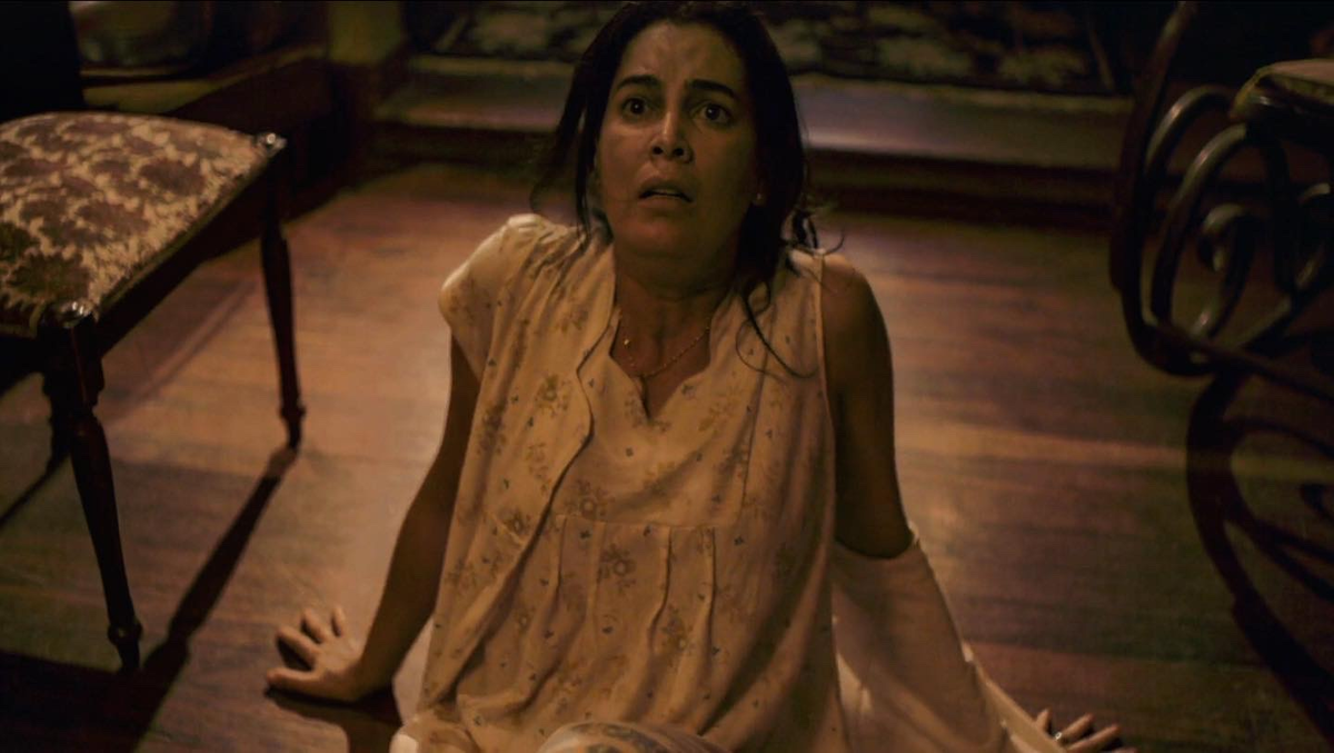 Кадр из фильма, источник: imdb.com. Режиссер: Алехандро Идальго. Оператор: Цезари Яворский. Производство: Épica Producción, Centro Nacional Autónomo de Cinematografía (CNAC) (I), Fundación Villa del Cine, JEMD Films, Rodando Films, TRES Cinematografía, X Rojo Producciones, Xenon Films. Прокат: Арена