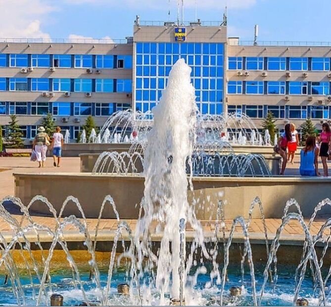 Фонтаны перед Администрацией 