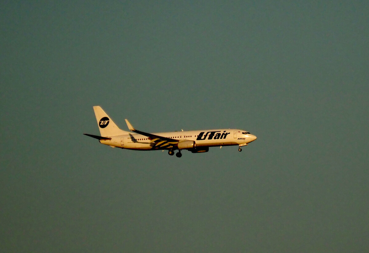 Боинг-737-800 рейс UT503 Нижневартовск-Анапа