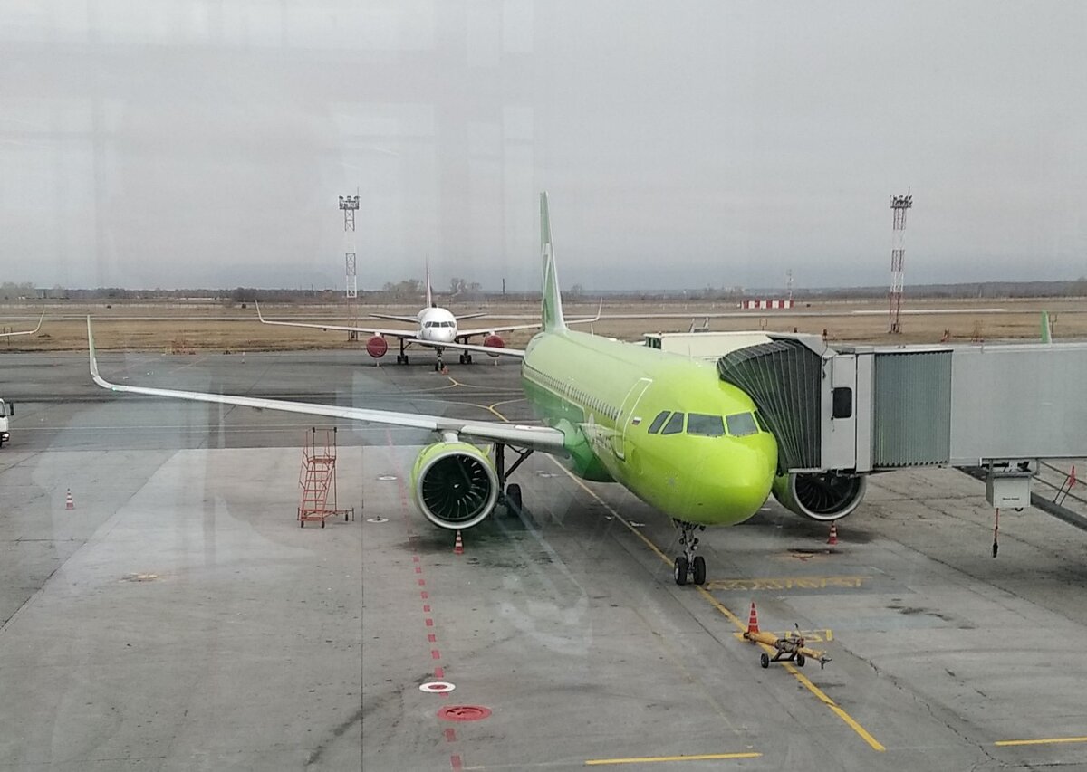 До Южной Кореи мы летели кампанией S7. Аэропорт Новосибирска