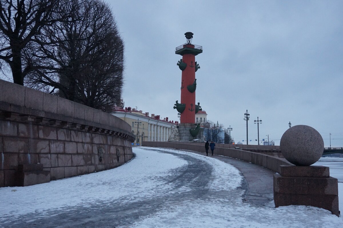 Стрелка Васильевского острова спуск к Неве