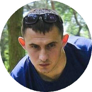 – Когда я учился в школе, у нас был замечательный учитель физкультуры, – рассказывает Михаил. – Его уроки меня так вдохновляли, что я с детства мечтал стать учителем. Мне нравился спорт, я много лет играл в волейбол.