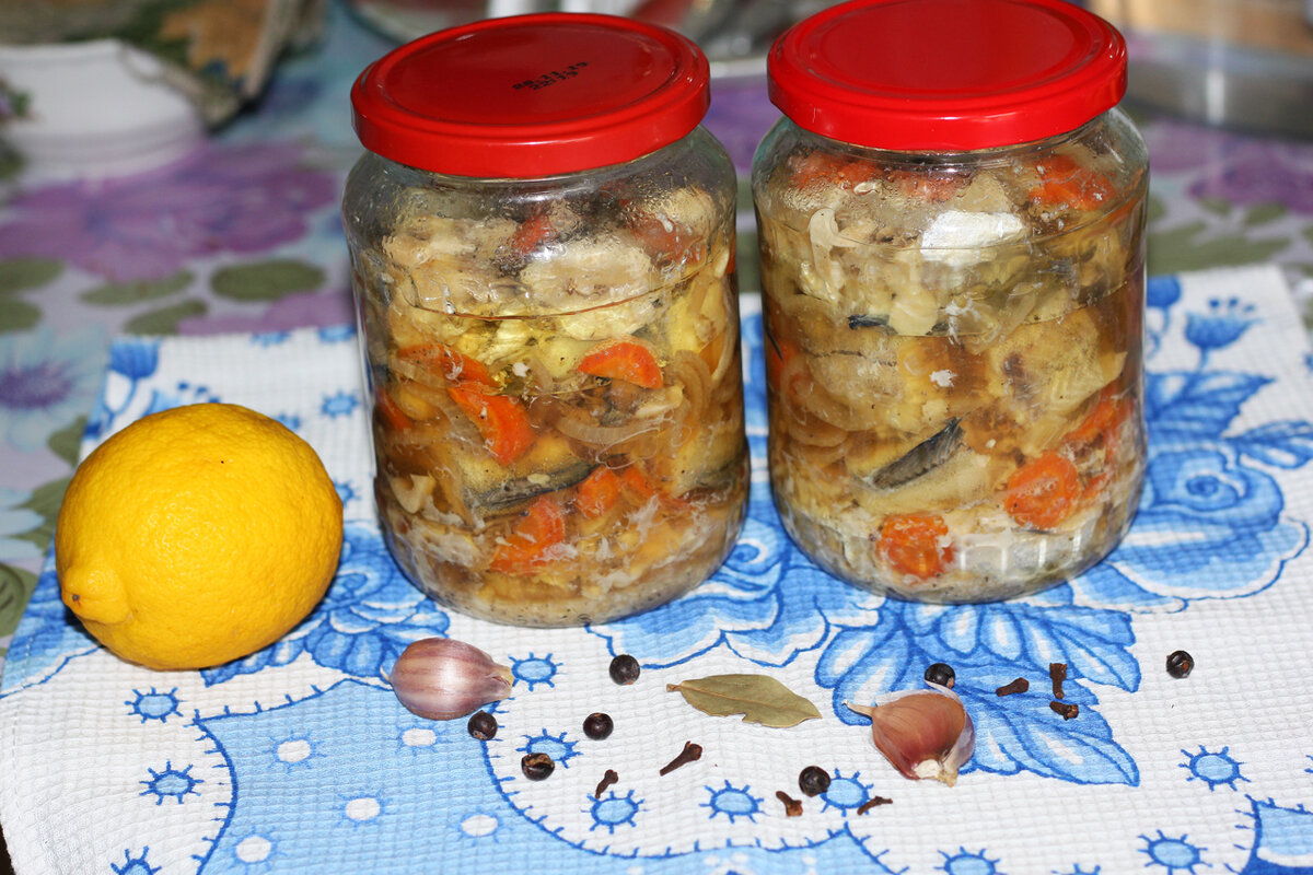 Рыбная консерва из хека в мультиварке