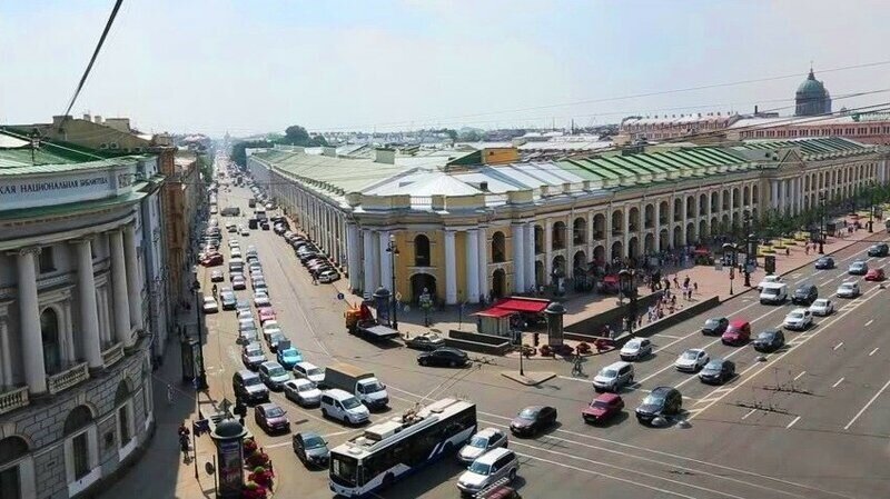 Гостиный двор. Современное фото