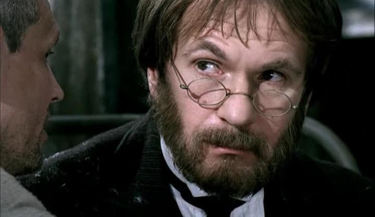 Алексей Гуськов в роли Рагин. Фильм "Рагин" 2004 года.