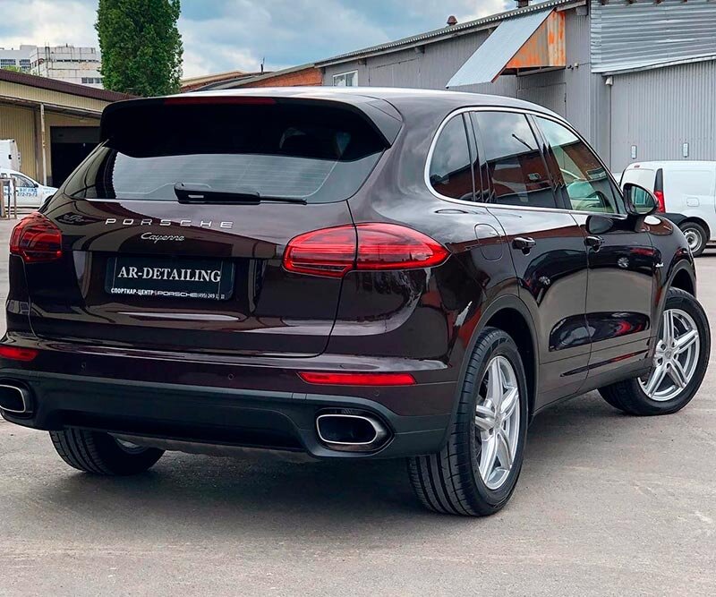 Мы отполировали машину, чтобы репнуть ей глянец. Мы восстановили хром и обработали консервантом пластик.