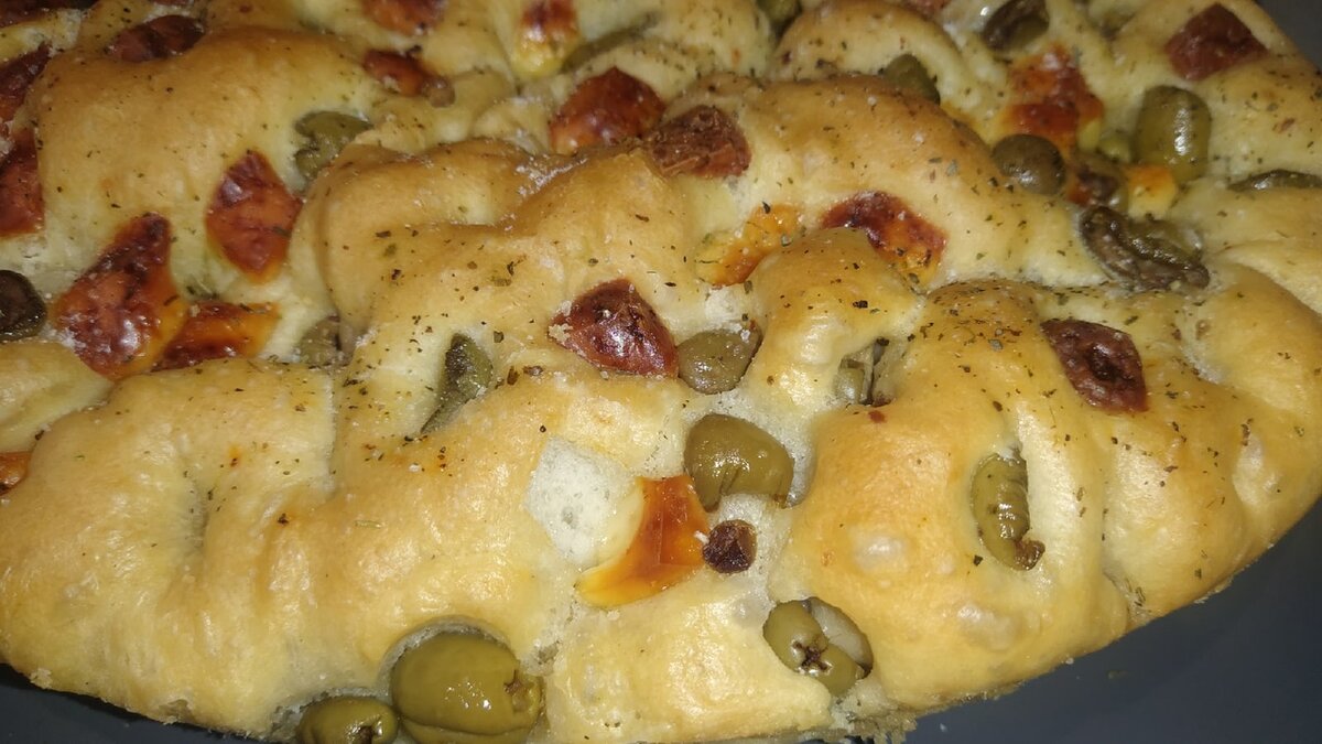 Для приготовления очень ароматного и очень вкусного итальянского хлеба, нужно взять следующие ингредиенты 