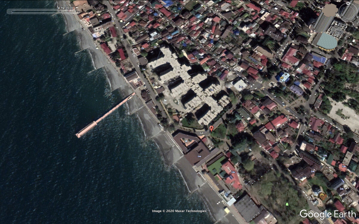 Современный спутниковый снимок места, где располагалась гостиница "Горизонт"  © Google Earth