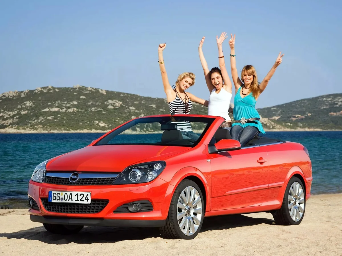 Поехать на море недорого на машине. Opel Astra Cabriolet. Opel Astra Twin Top.