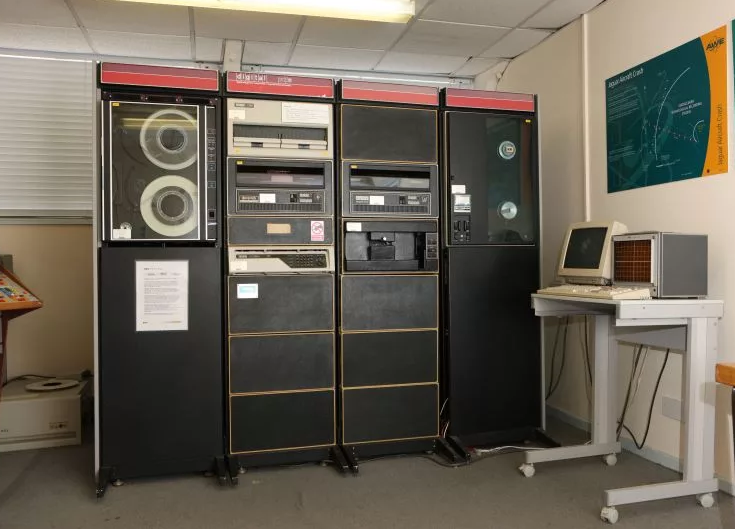 См1810 ЭВМ. ЭВМ см-1420. ЭВМ PDP 11. См ЭВМ (система малых ЭВМ). В помещениях оборудованных эвм