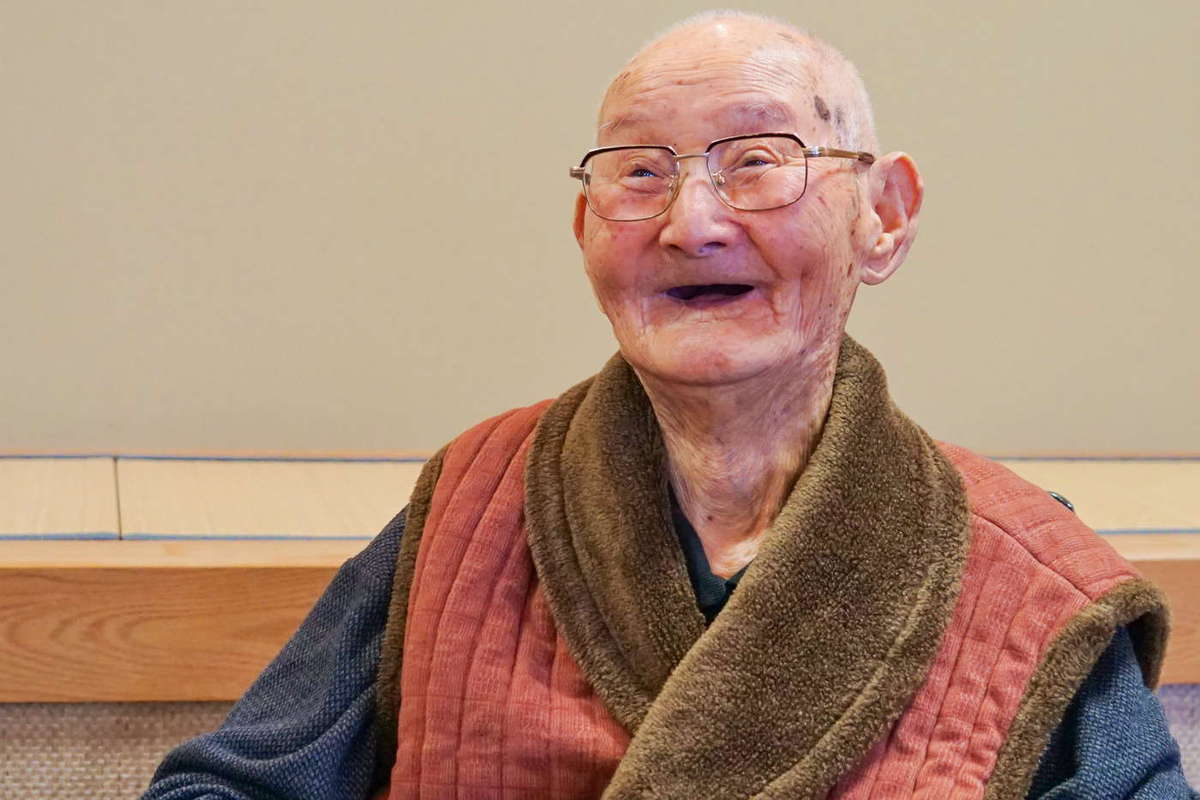 Человек который прожил. Ватанабэ Титэцу долгожитель. Самый старый человек в мире на 2020. Самый долгожитель на земле. Самый долгоживущий человек.