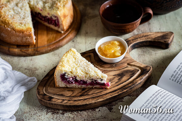 вишневый дрожжевой пирог