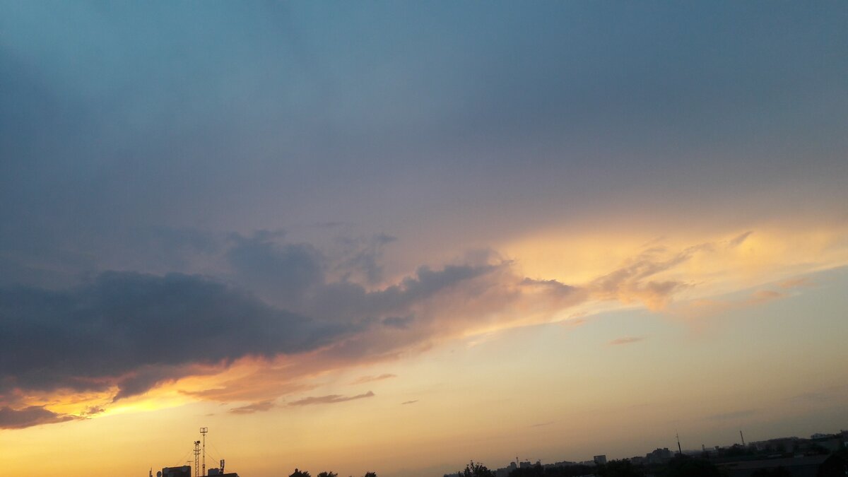 Июньская красота, которую мы так редко замечаем. Вечер. Личное фото.