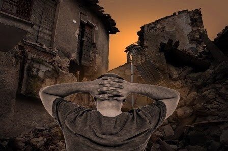 Периодически, в зависимости от темперамента и условий жизни, мы попадаем в стрессовые ситуации. Фото взято из открытых источников.