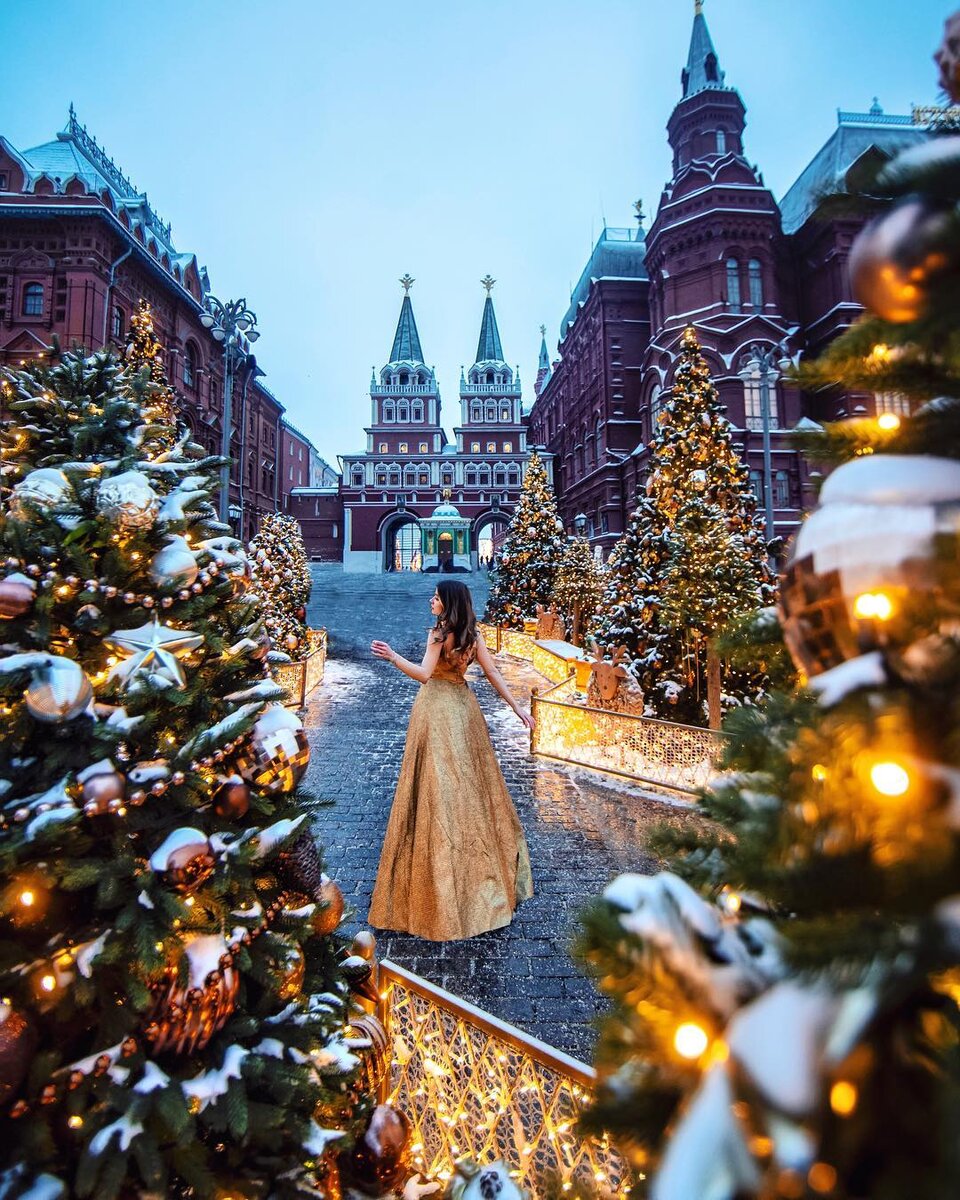 Инсталляции на Манежной площади, Москва