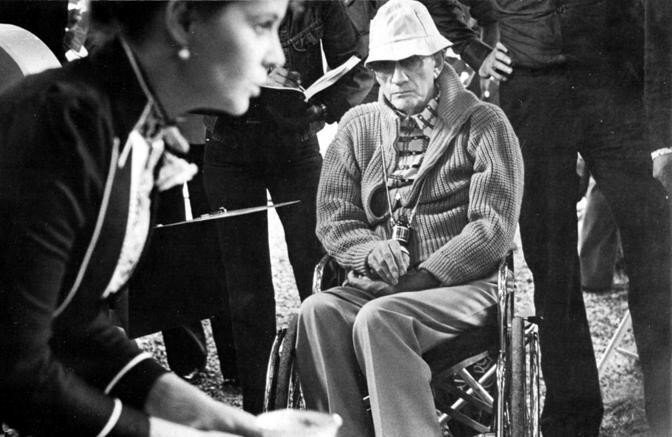 Режиссер Лукино Висконти на съемках фильма "Невинный"
