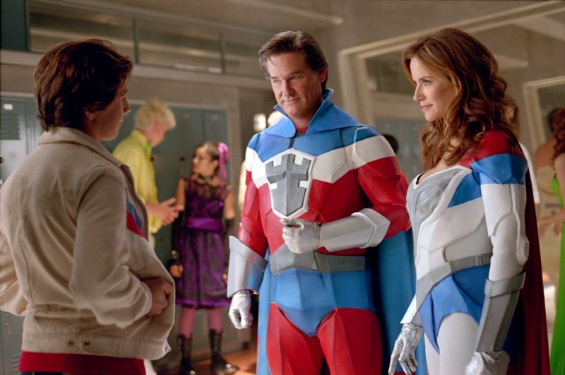 Обычные "наряды" для супергероев. Ничем не удивляют! (с) Кадр из фильма