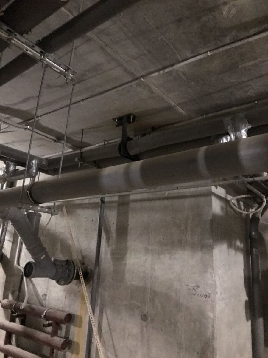 Вот так вот выглядят бетонные перекрытия в подвале